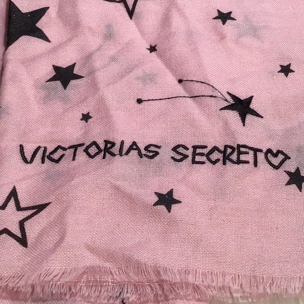 Victoria’s Secret - blanket scarf  76” x 30” NWOT - Picture 4 of 6
